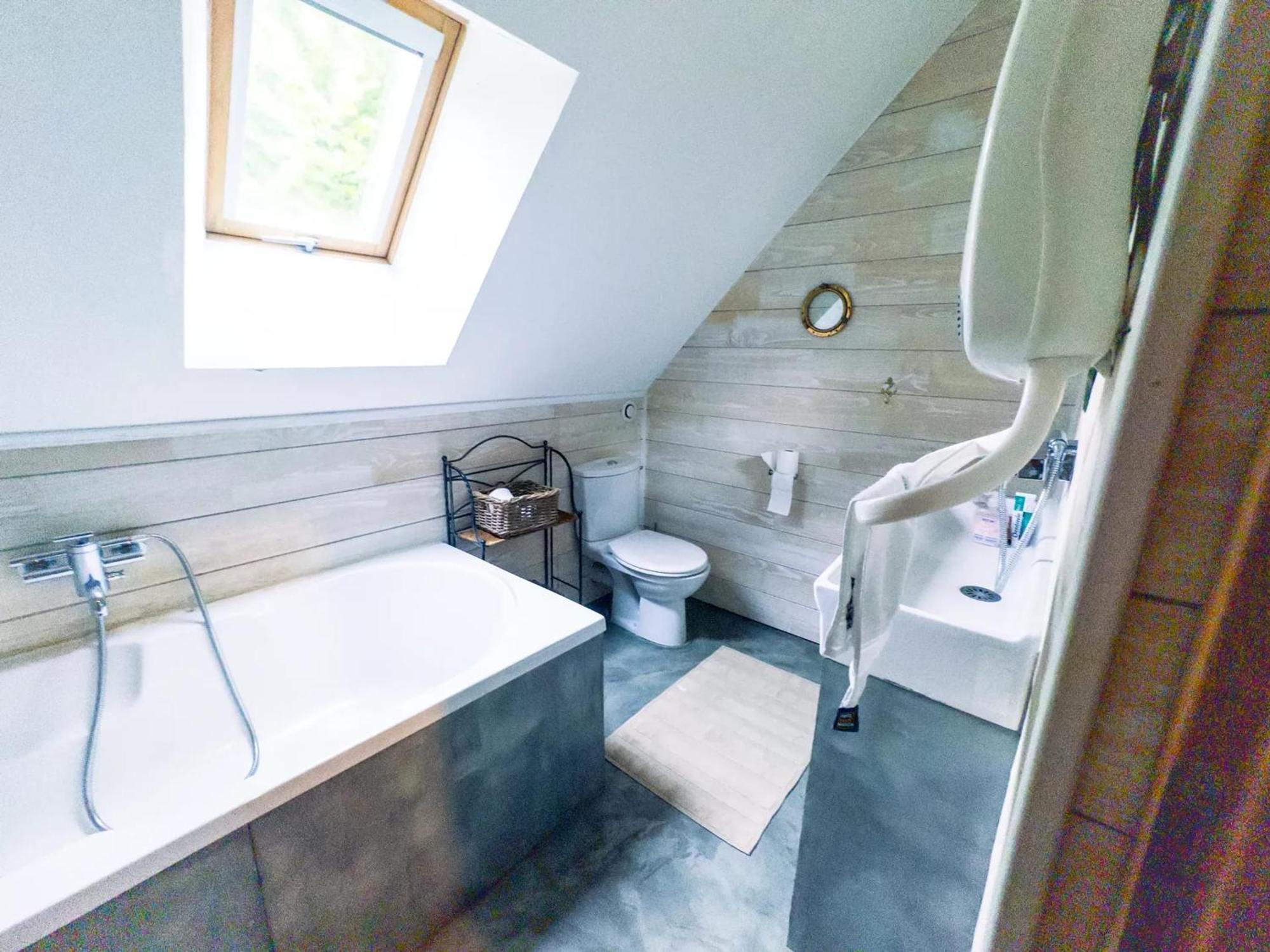 Chalet Chaleureux A Marigny-L'Eglise Avec Vue Sur Lac Et Montagne Екстериор снимка