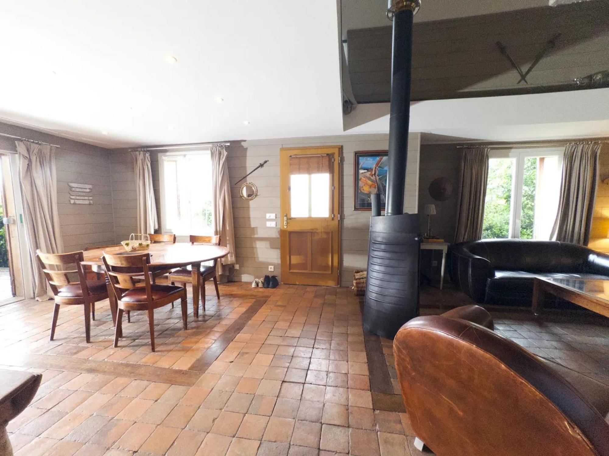 Chalet Chaleureux A Marigny-L'Eglise Avec Vue Sur Lac Et Montagne Екстериор снимка